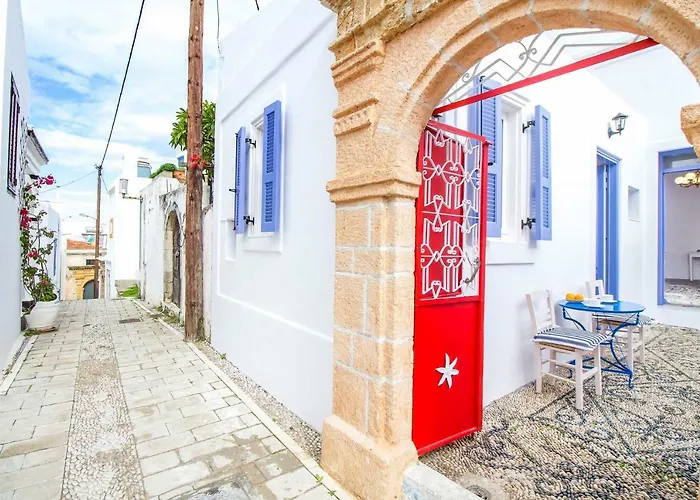 Case de vacanță The Red Door In Koskinou (Rhodes)