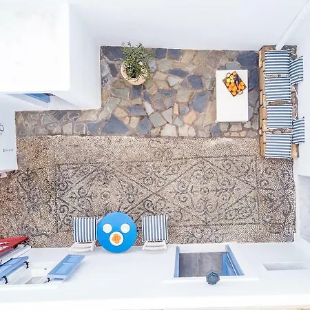 The Red Door In بيت للعطل *