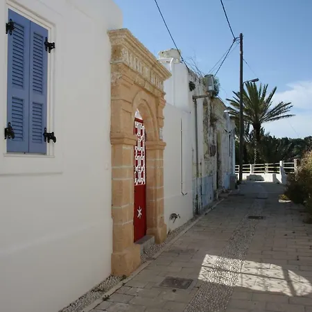 بيت للعطل The Red Door In